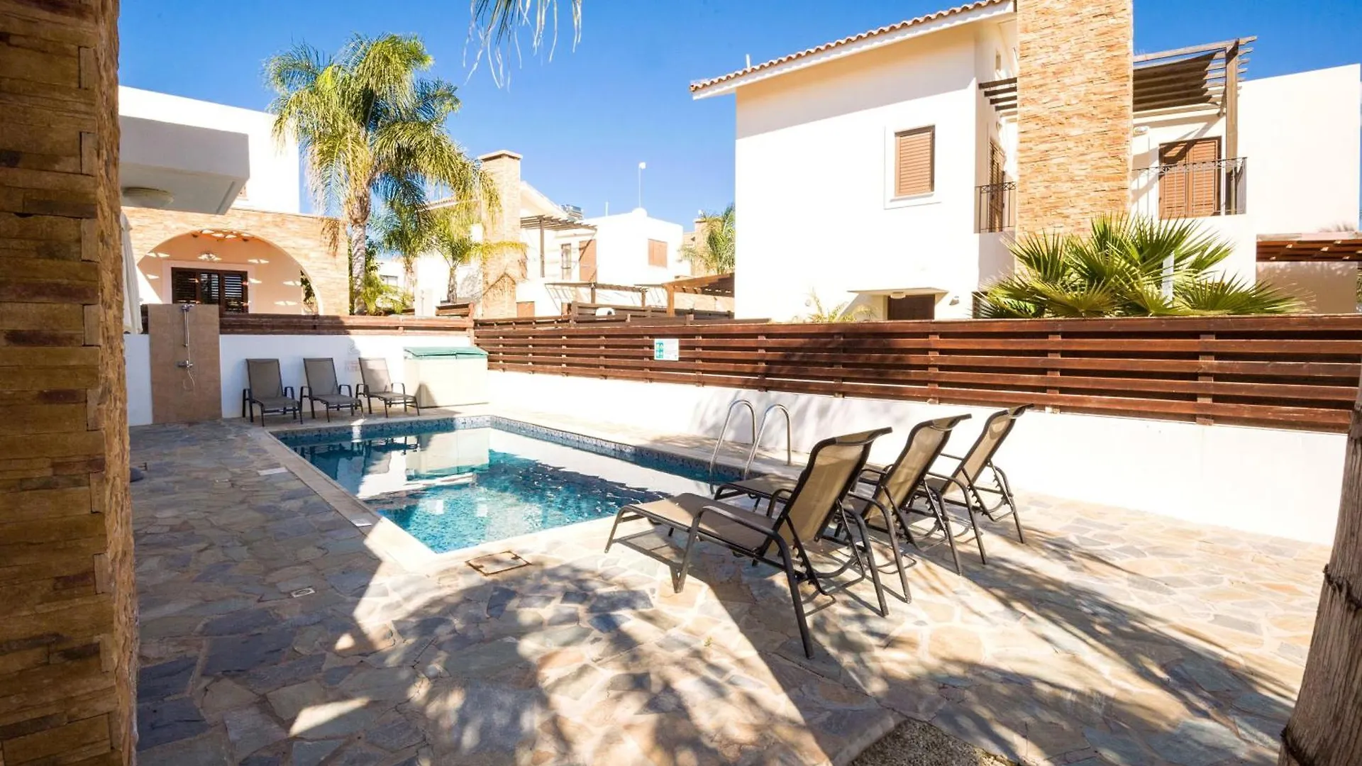 Villa Ioanna - 50M From Med Sea Ayia Napa